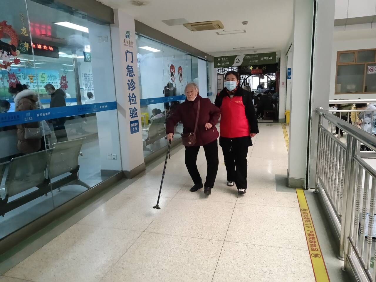 助老暖人心，錦旗表感謝--公交集團(tuán)B3線志愿服務(wù)獲肯定