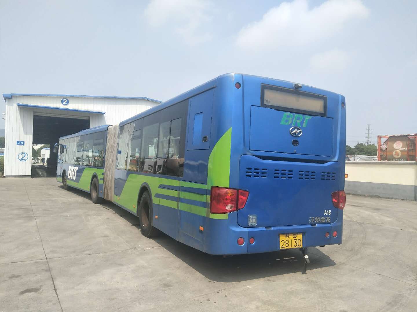 快速公交事業(yè)部組織車(chē)輛年審、二維