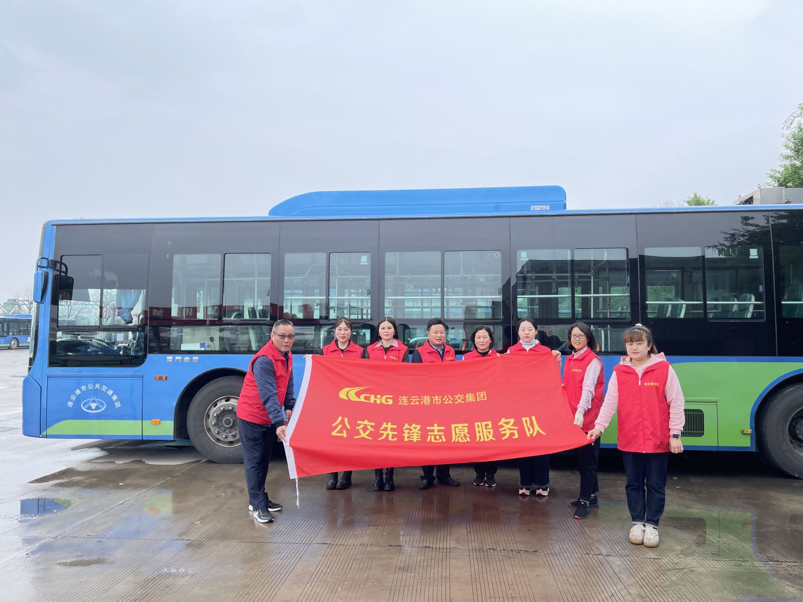 “弘揚勞模精神，立足崗位做貢獻” 快速公交事業(yè)部開展志愿活動