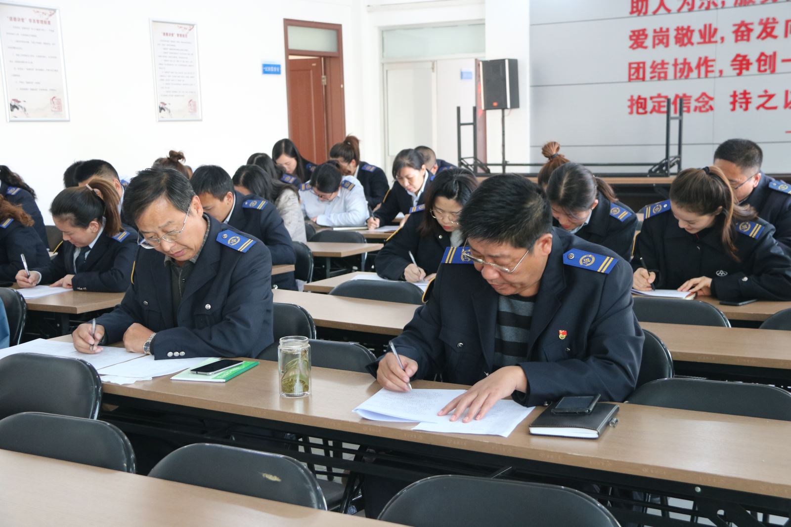 公交集團開展黨規(guī)黨紀和信訪條例學習測試活動