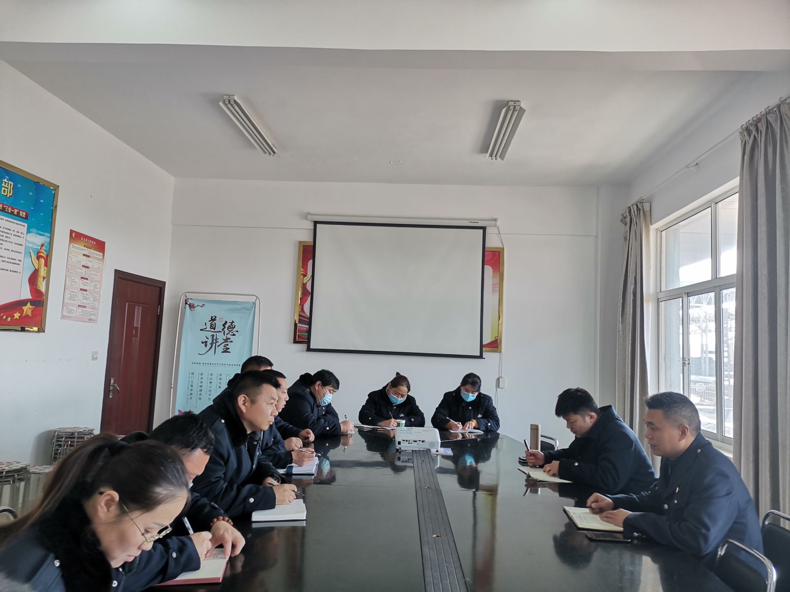 公交集團(tuán)公交事業(yè)二部召開(kāi)安全機(jī)務(wù)專(zhuān)題會(huì)議