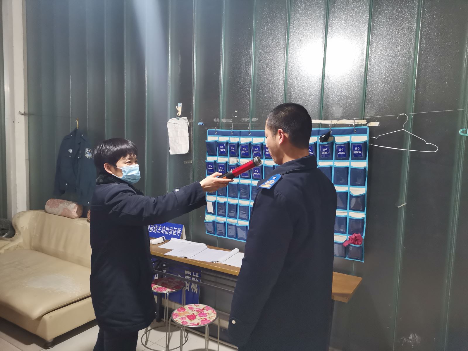 公交事業(yè)二部持續(xù)開展駕駛員崗前溫度、酒精、血壓測試工作