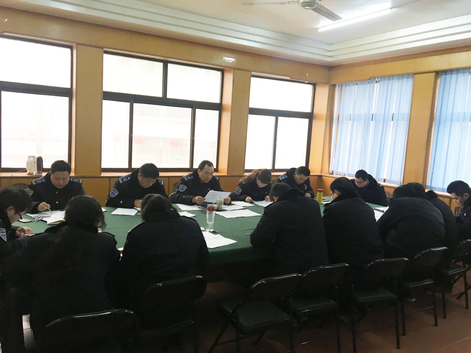 公交集團(tuán)經(jīng)營發(fā)展事業(yè)部組織召開績效考核方案修訂專題討論會(huì)